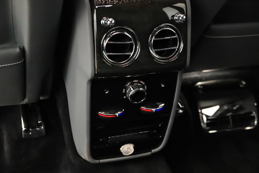 Used 2024 Rolls-Royce Cullinan w/ Cullinan Package AWD/4WD image 21