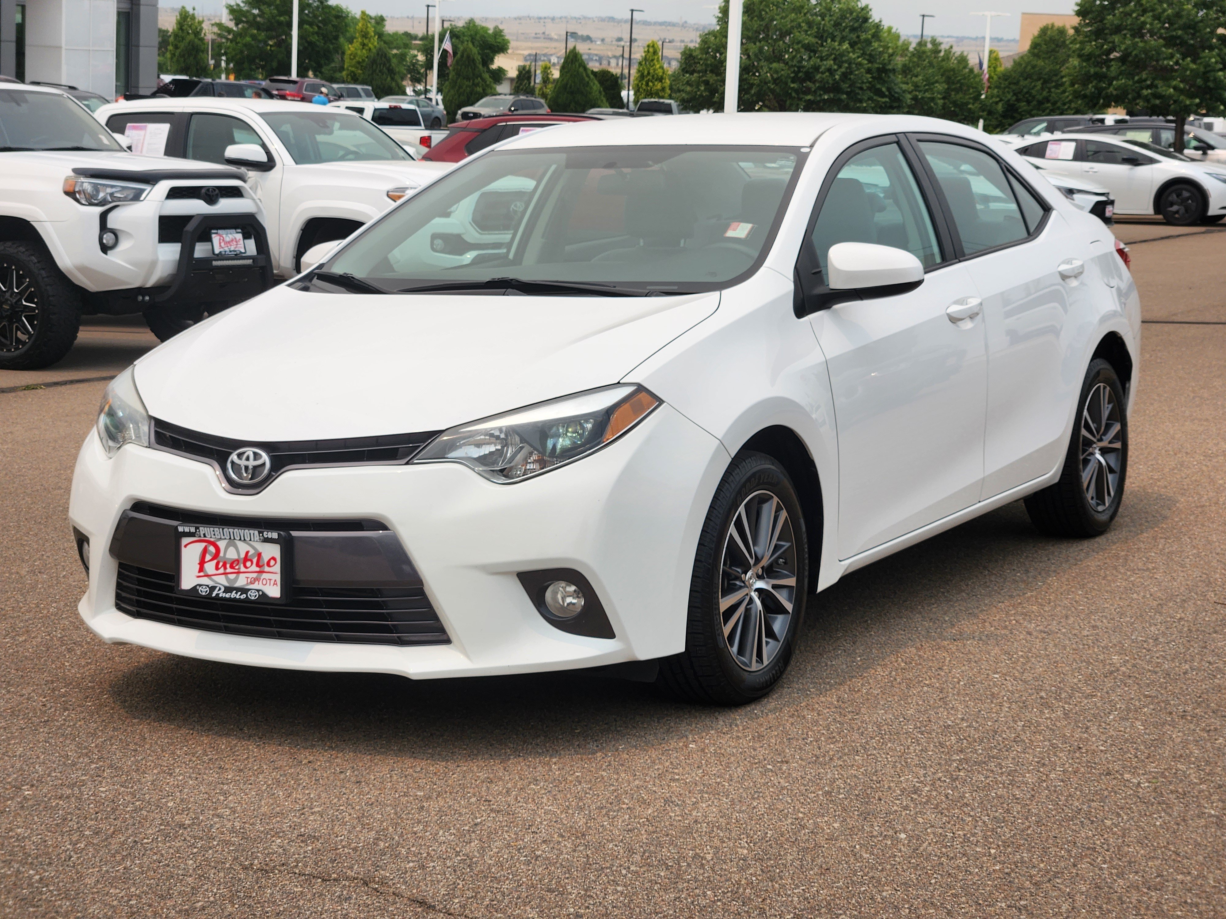 Used 2016 Toyota Corolla LE FWD image 4