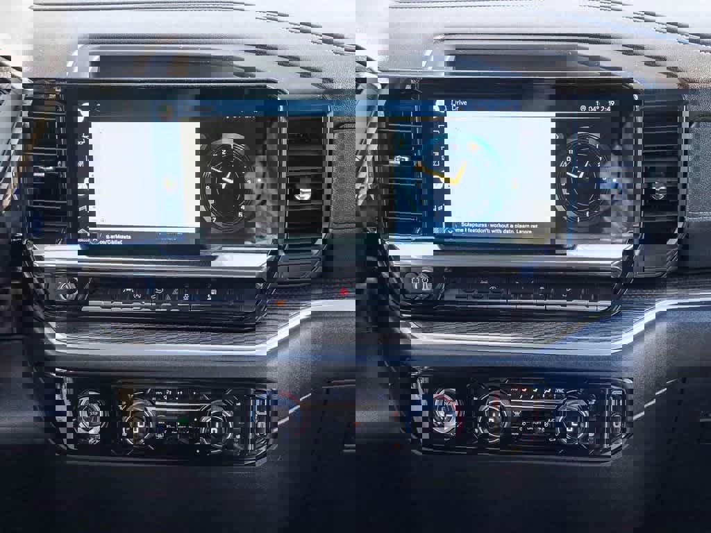 Used 2022 Chevrolet Silverado 1500 LT image 12