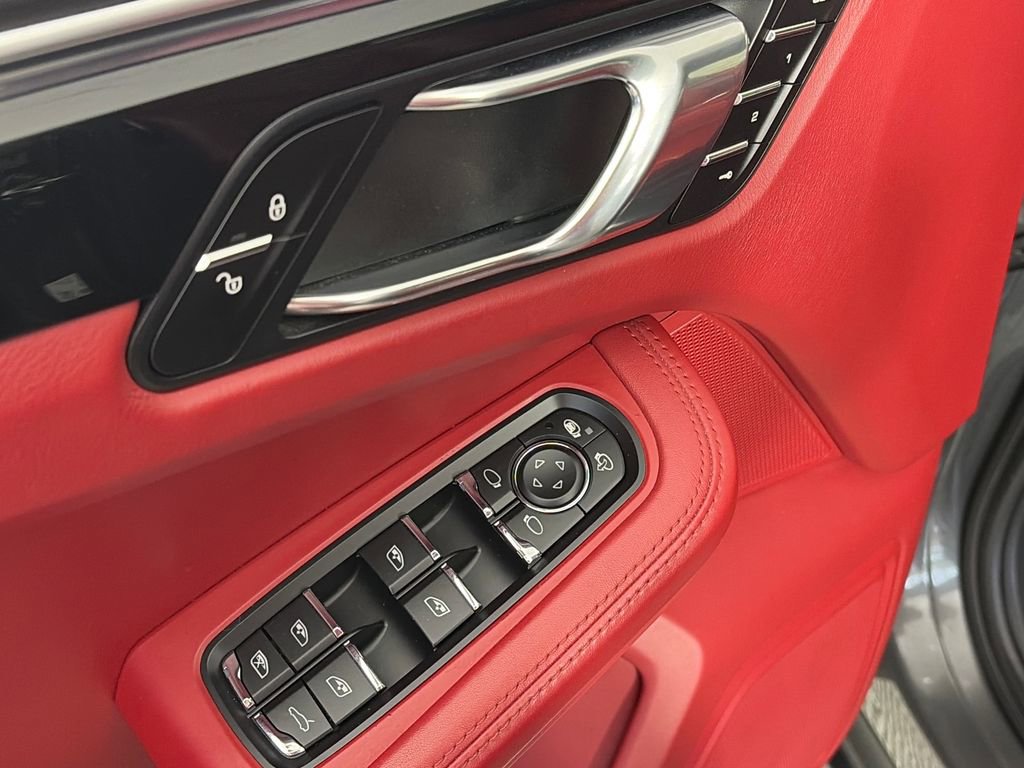 Used 2015 Porsche Macan S AWD/4WD image 24