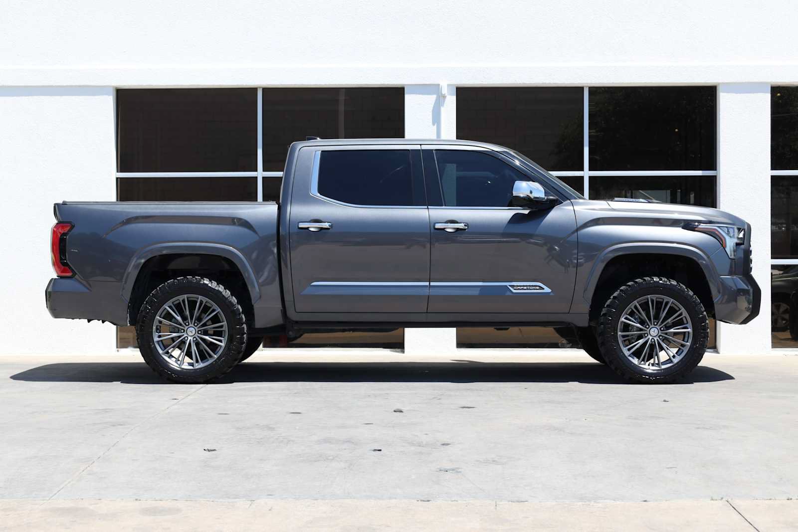 Used 2022 Toyota Tundra Capstone AWD/4WD image 8