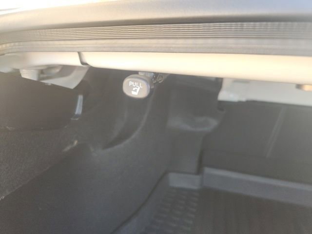 Used 2020 Toyota Camry XSE image 14