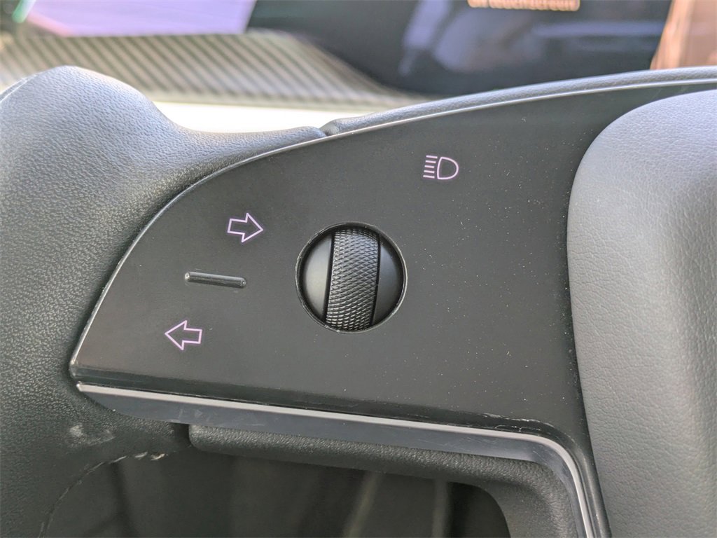 Used 2022 Tesla Model X Plaid image 34