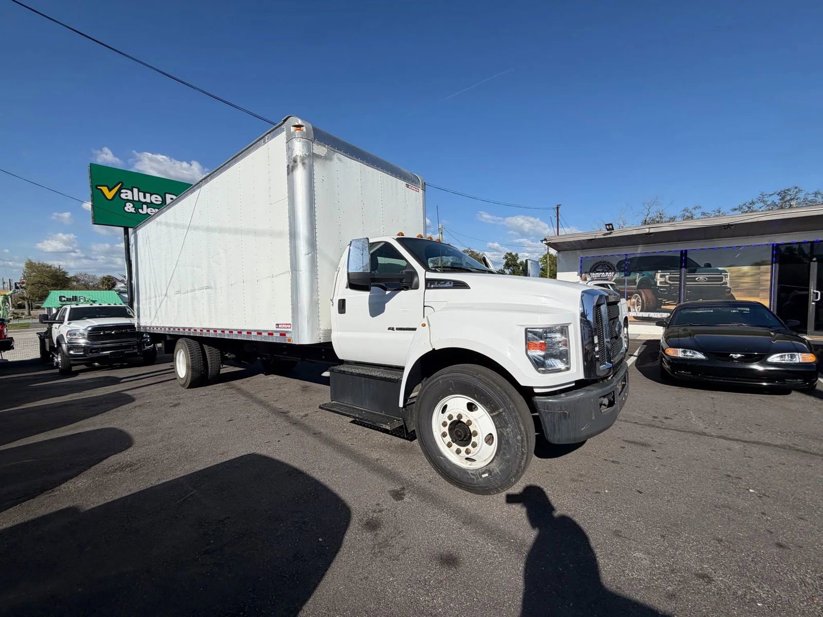 Used 2022 Ford F750 2WD Regular Cab Super Duty image 3