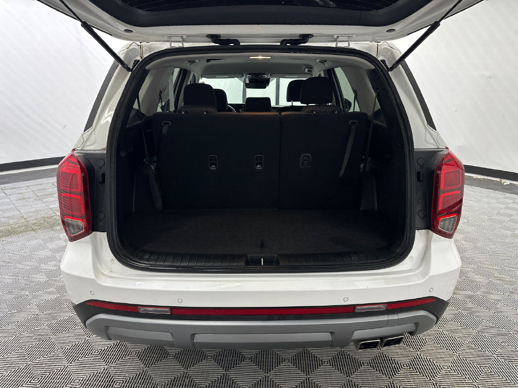 Used 2025 Hyundai Palisade SE FWD image 19