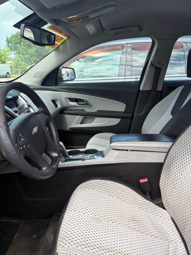 Used 2010 Chevrolet Equinox LS FWD image 9