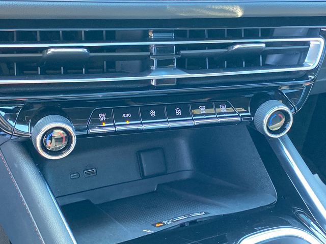 Used 2024 Chevrolet Traverse RS AWD/4WD image 15