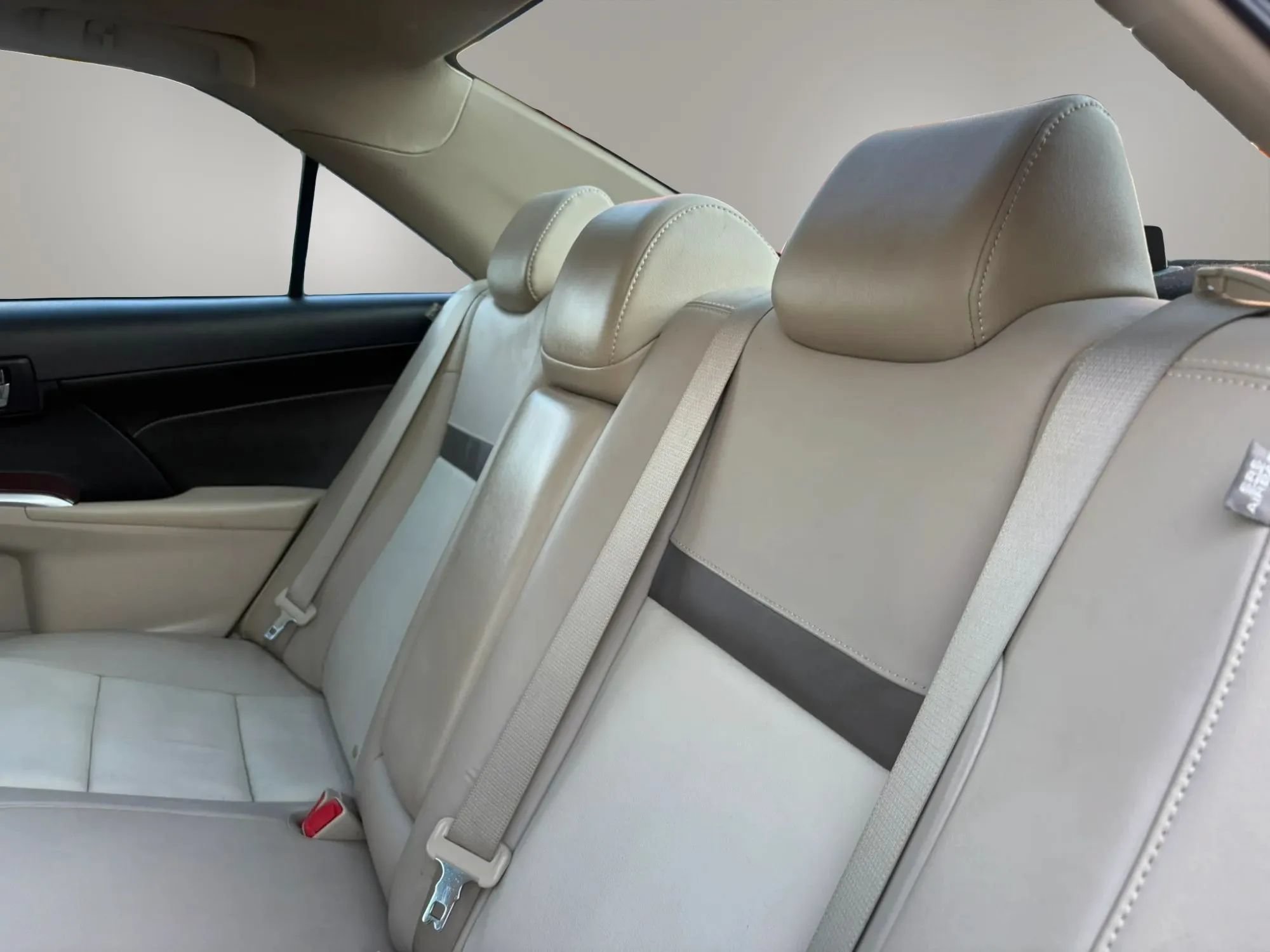 Used 2013 Toyota Camry XLE w/ Leather Pkg FWD image 7