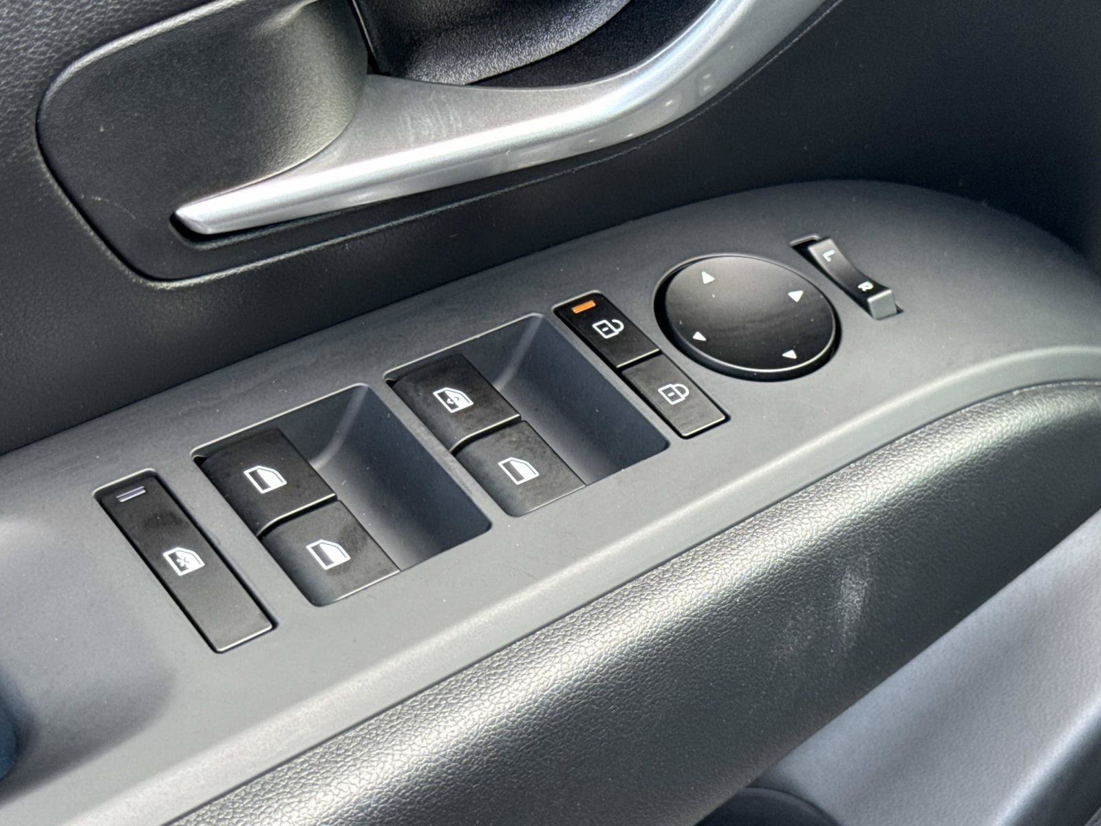 Certified 2025 Hyundai Santa Cruz SE AWD/4WD image 17