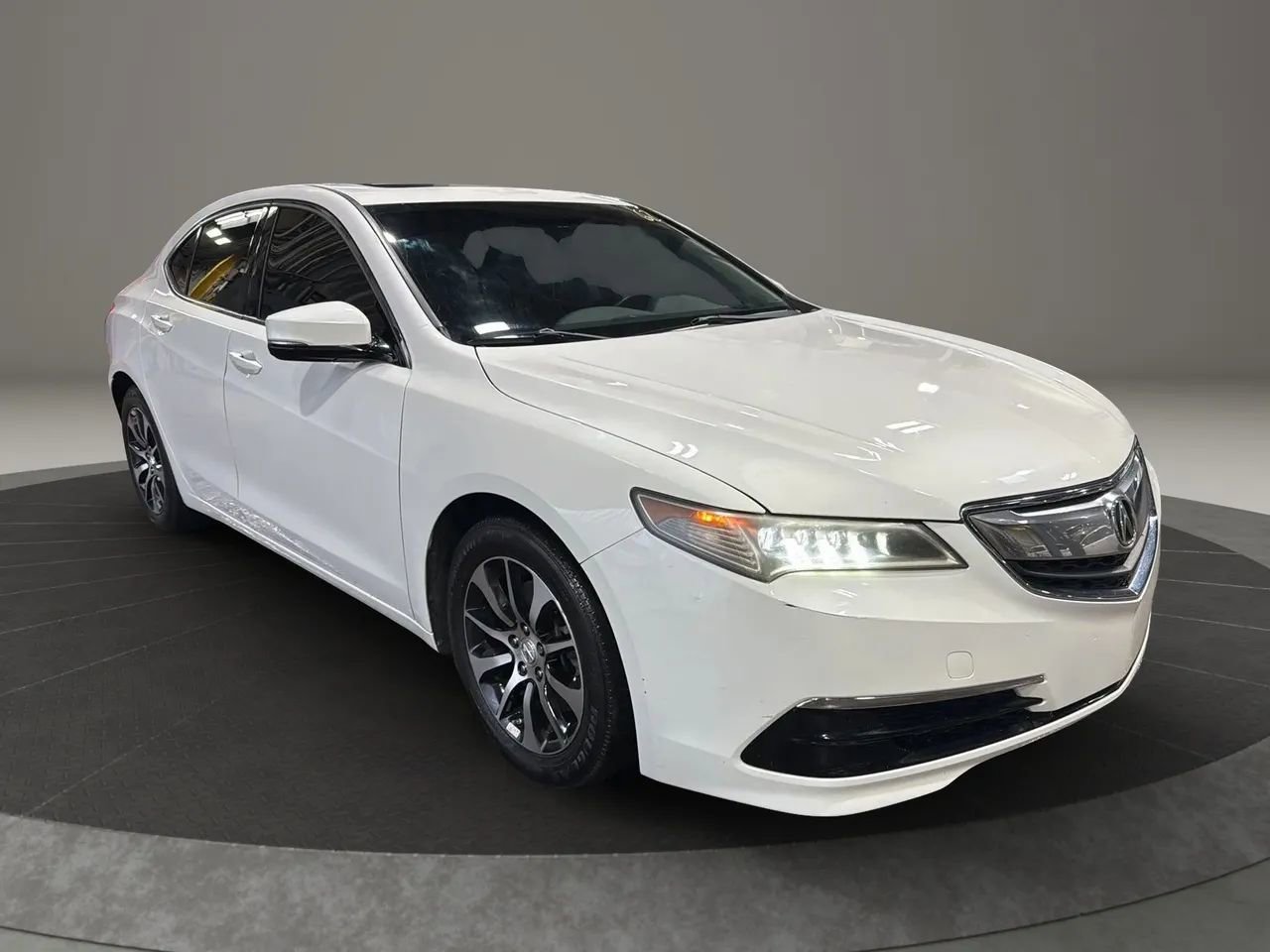Used 2017 Acura TLX FWD image 3