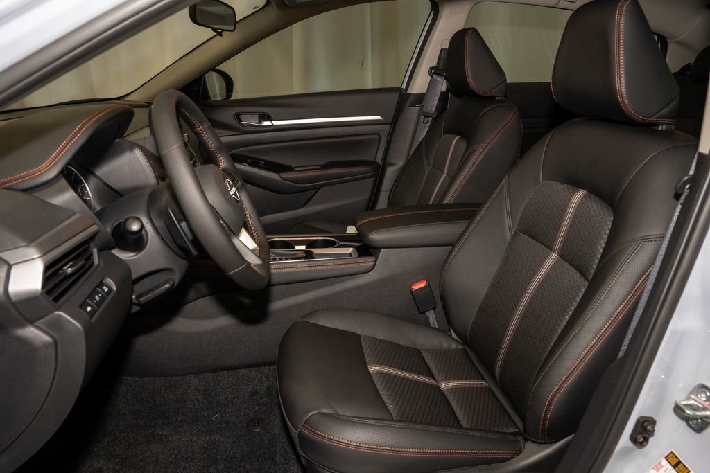 New 2025 Nissan Altima 2.5 SR image 14