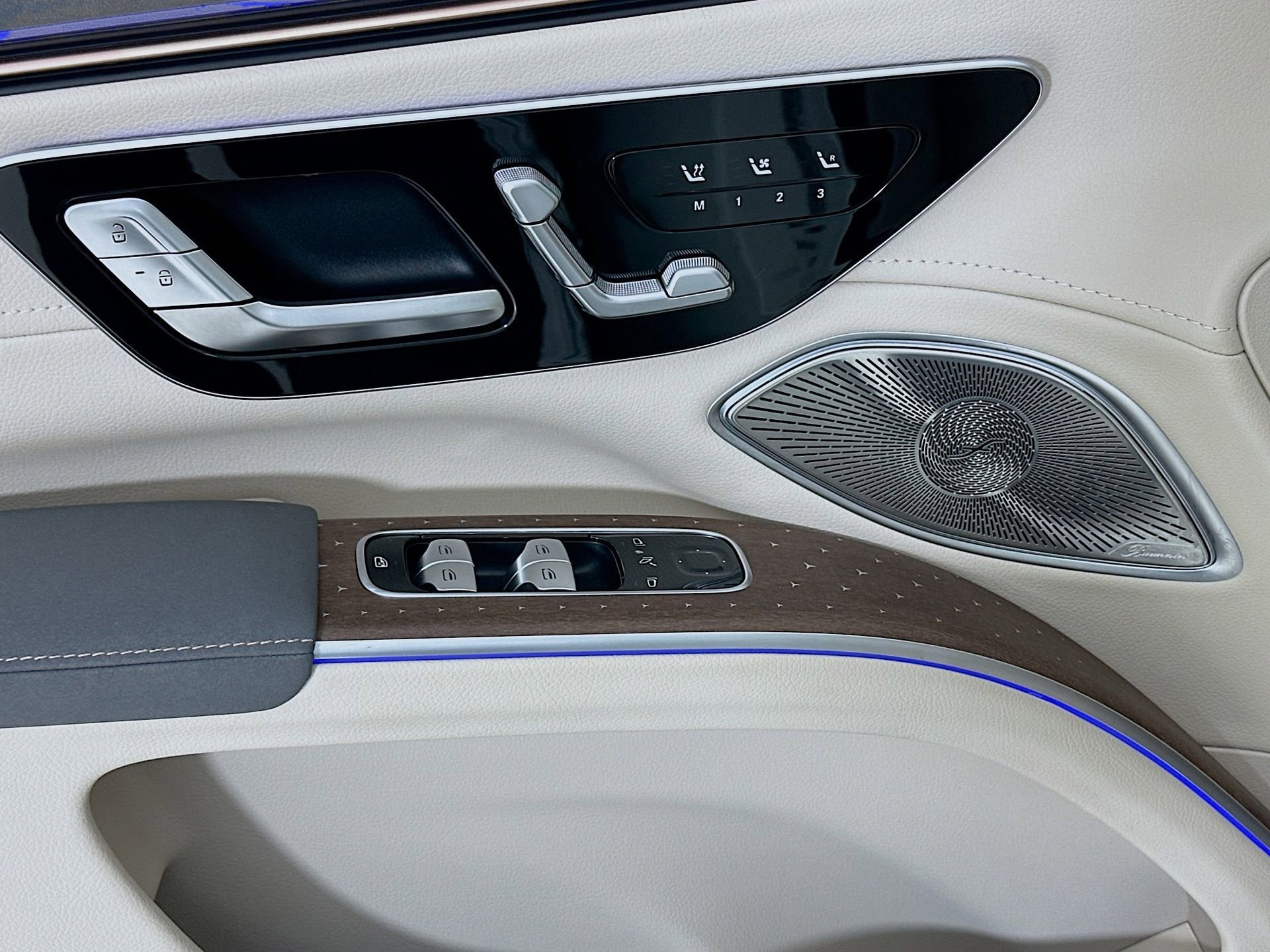 Used 2023 Mercedes-Benz EQS 450+ SUV image 19