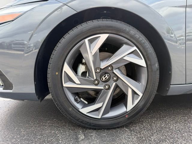 Used 2025 Hyundai Elantra SEL FWD image 7