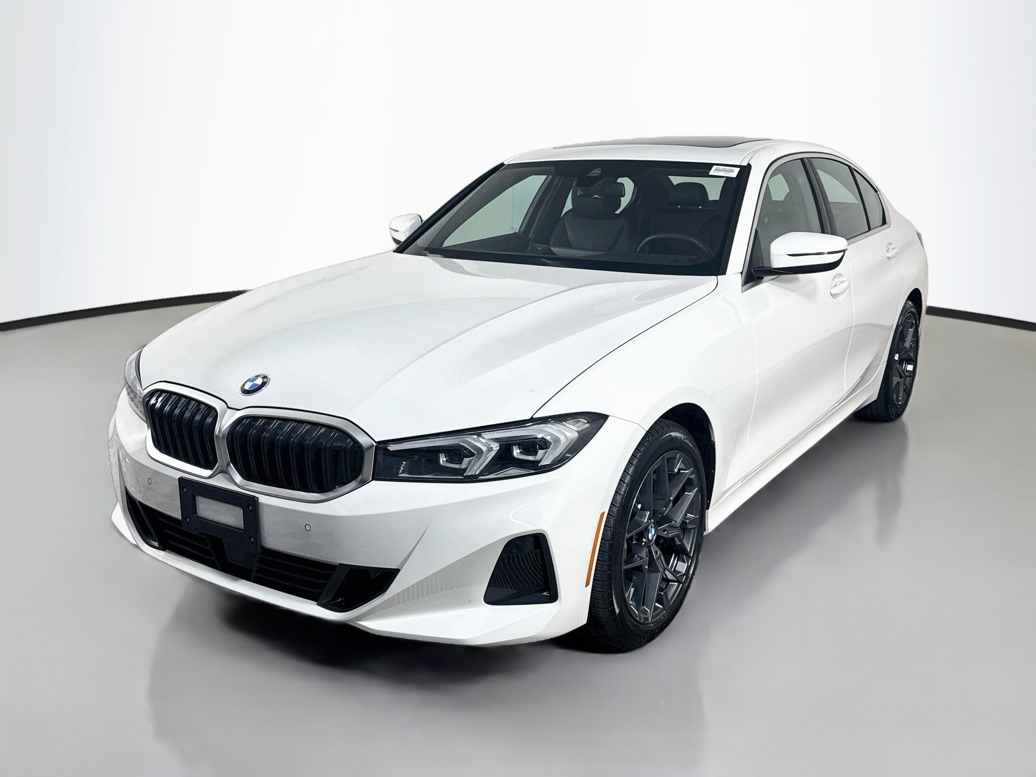 Used 2026 BMW 330i xDrive Sedan AWD/4WD image 4