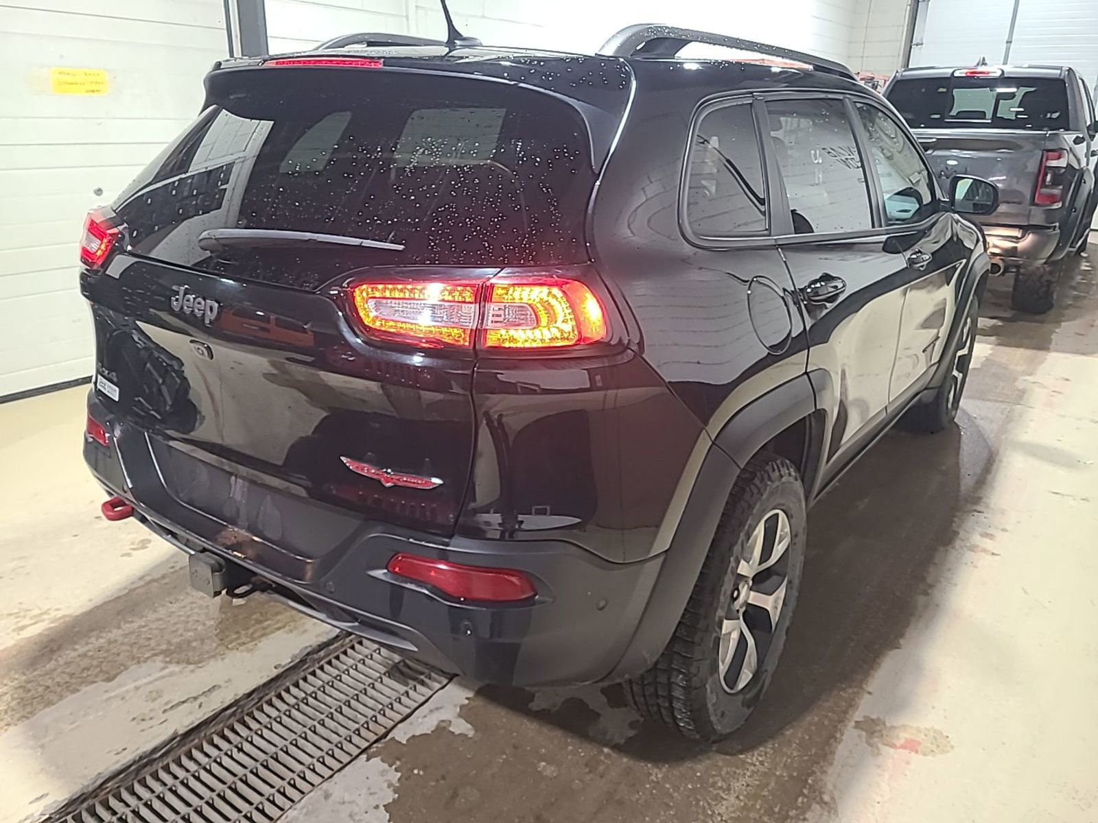 Used 2014 Jeep Cherokee Trailhawk w/ Leather Interior Group image 3