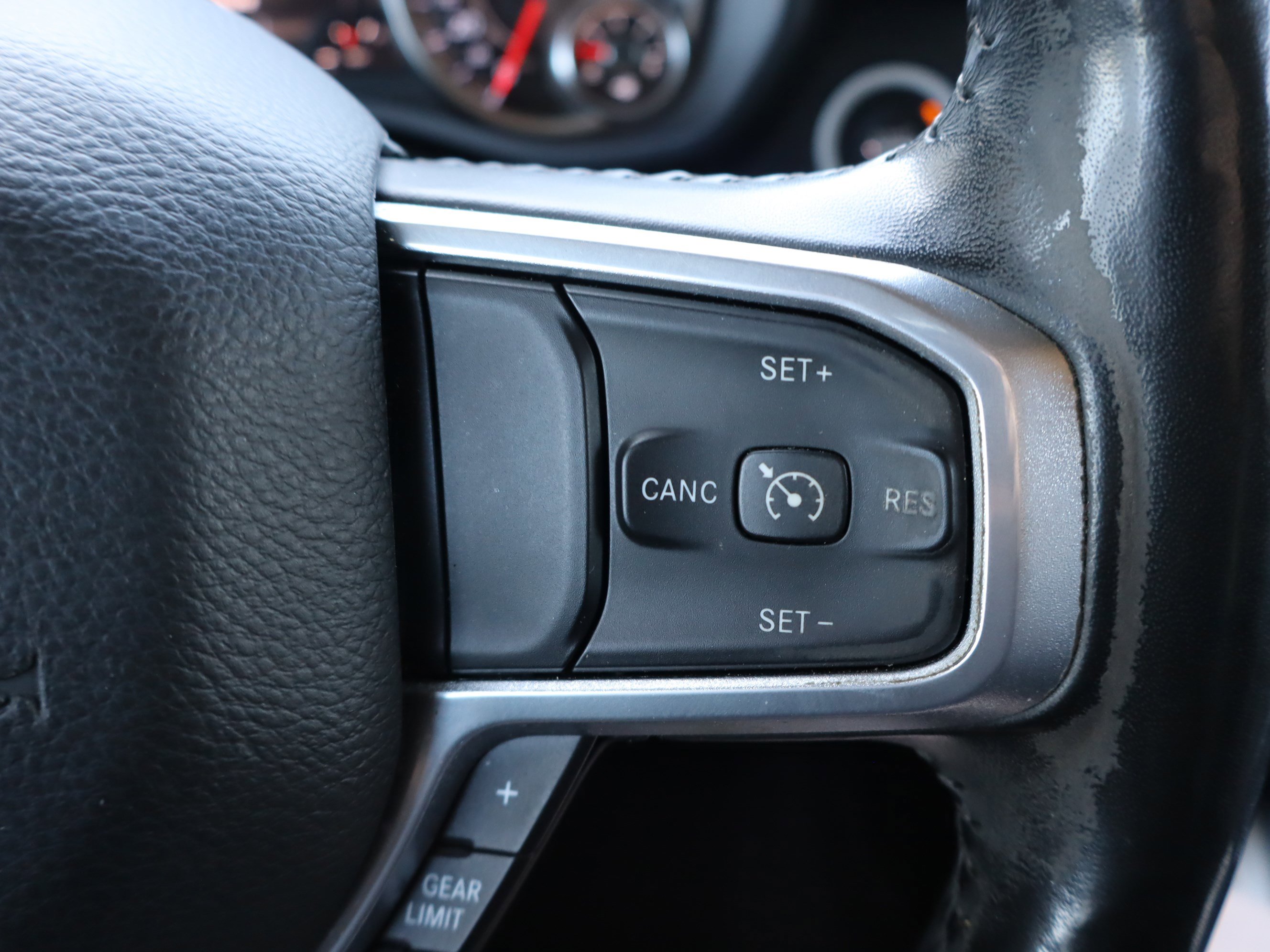 Used 2020 RAM 1500 Laramie AWD/4WD image 25