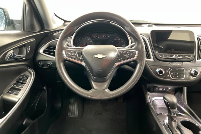 Used 2025 Chevrolet Malibu LT FWD image 12