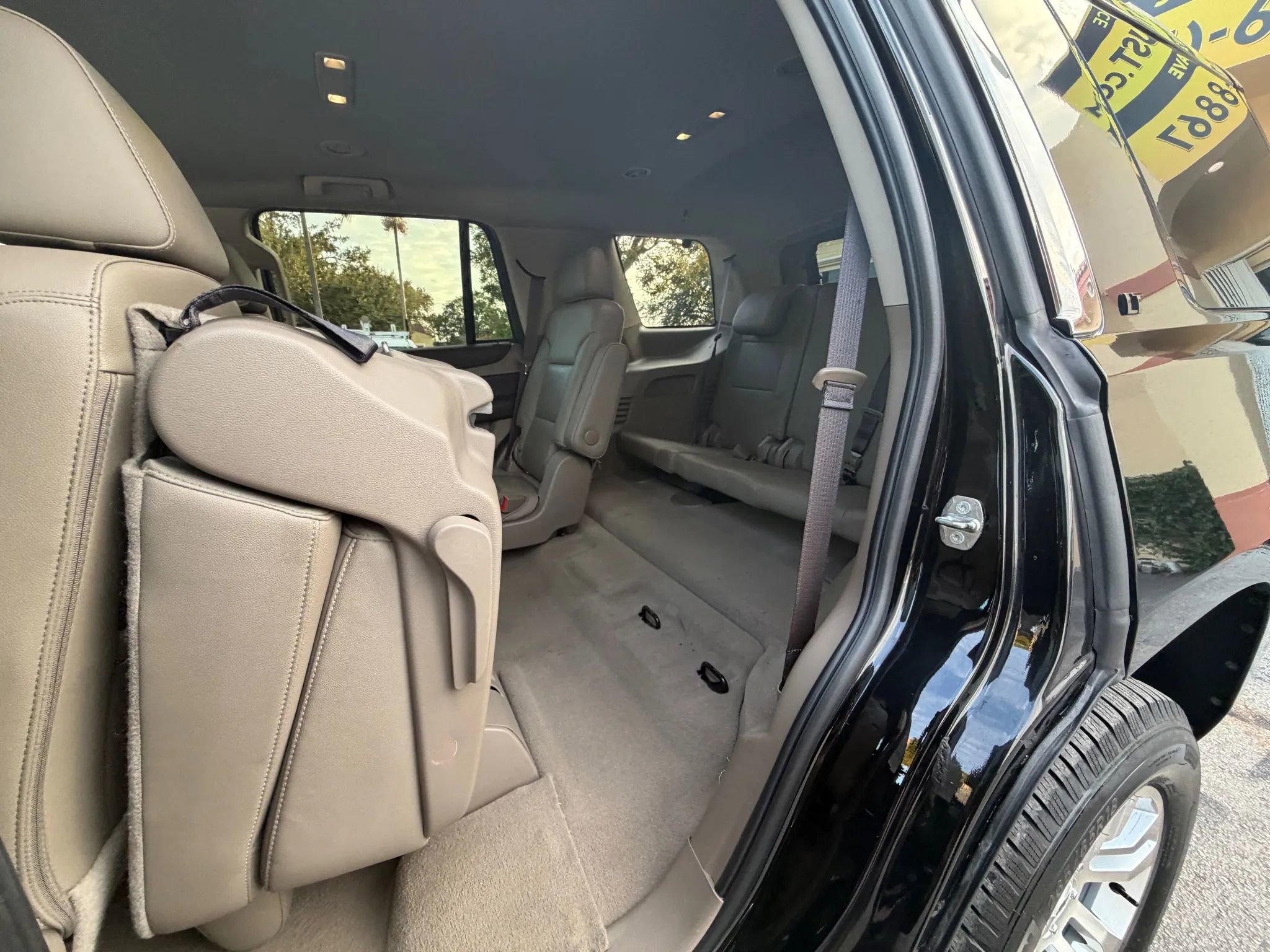 Used 2019 Chevrolet Tahoe LT RWD image 18
