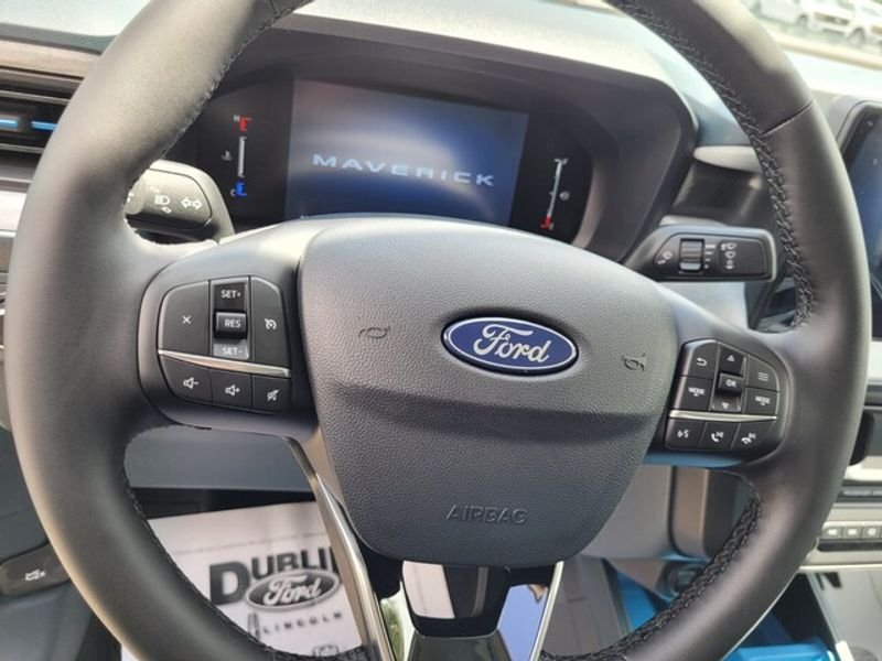 New 2025 Ford Maverick XLT w/ XLT Luxury Package FWD image 19