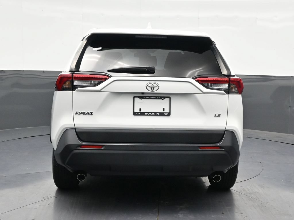 Used 2023 Toyota RAV4 LE FWD image 4