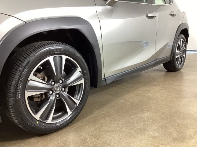Used 2020 Lexus UX 250h AWD/4WD image 2