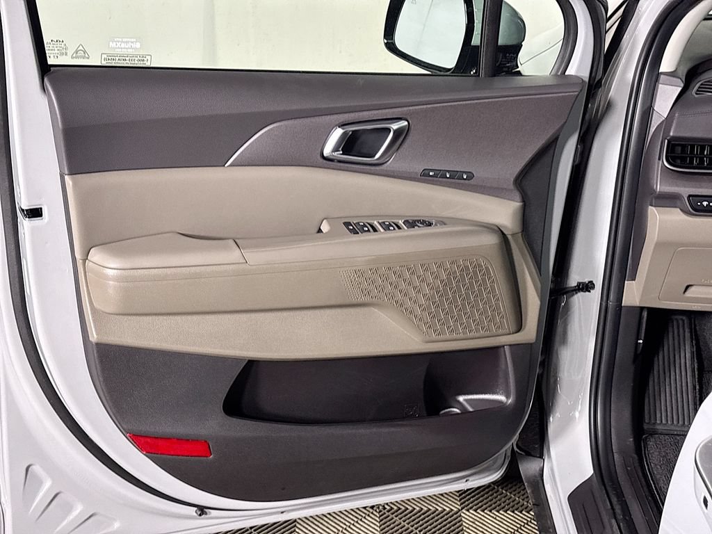 New 2026 Kia Carnival EX FWD image 10