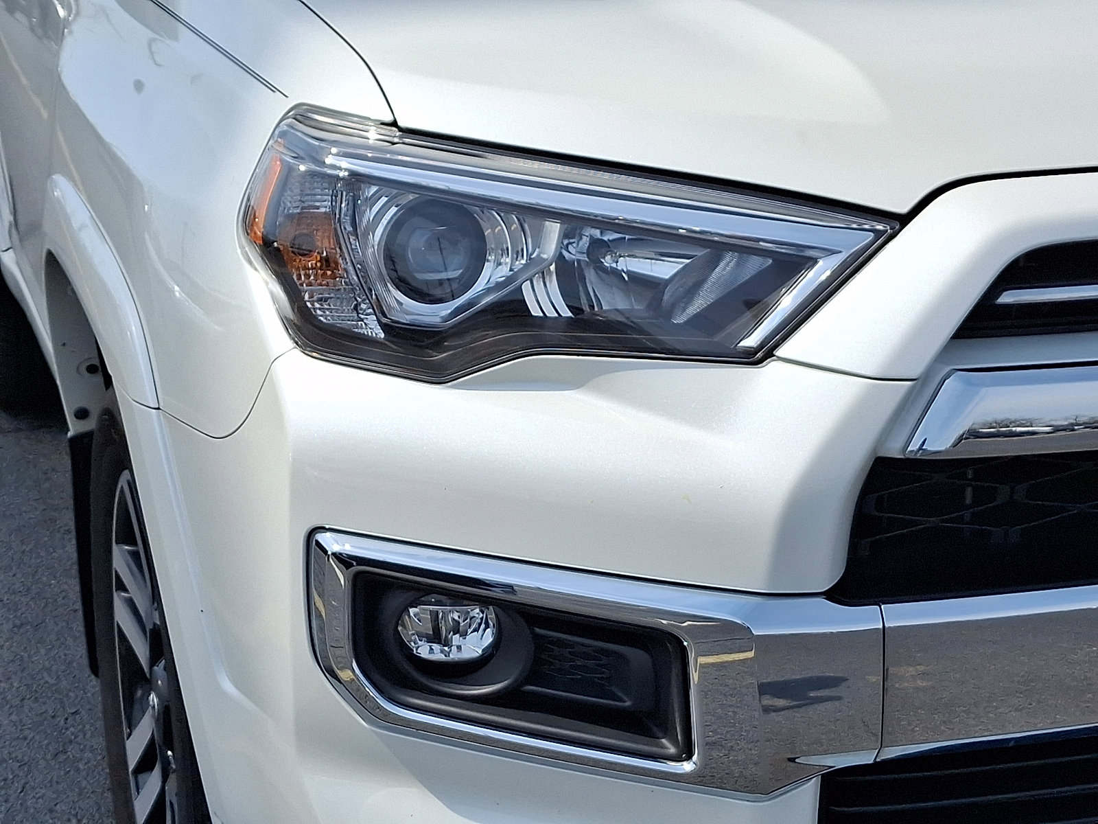 Used 2023 Toyota 4Runner Limited image 9