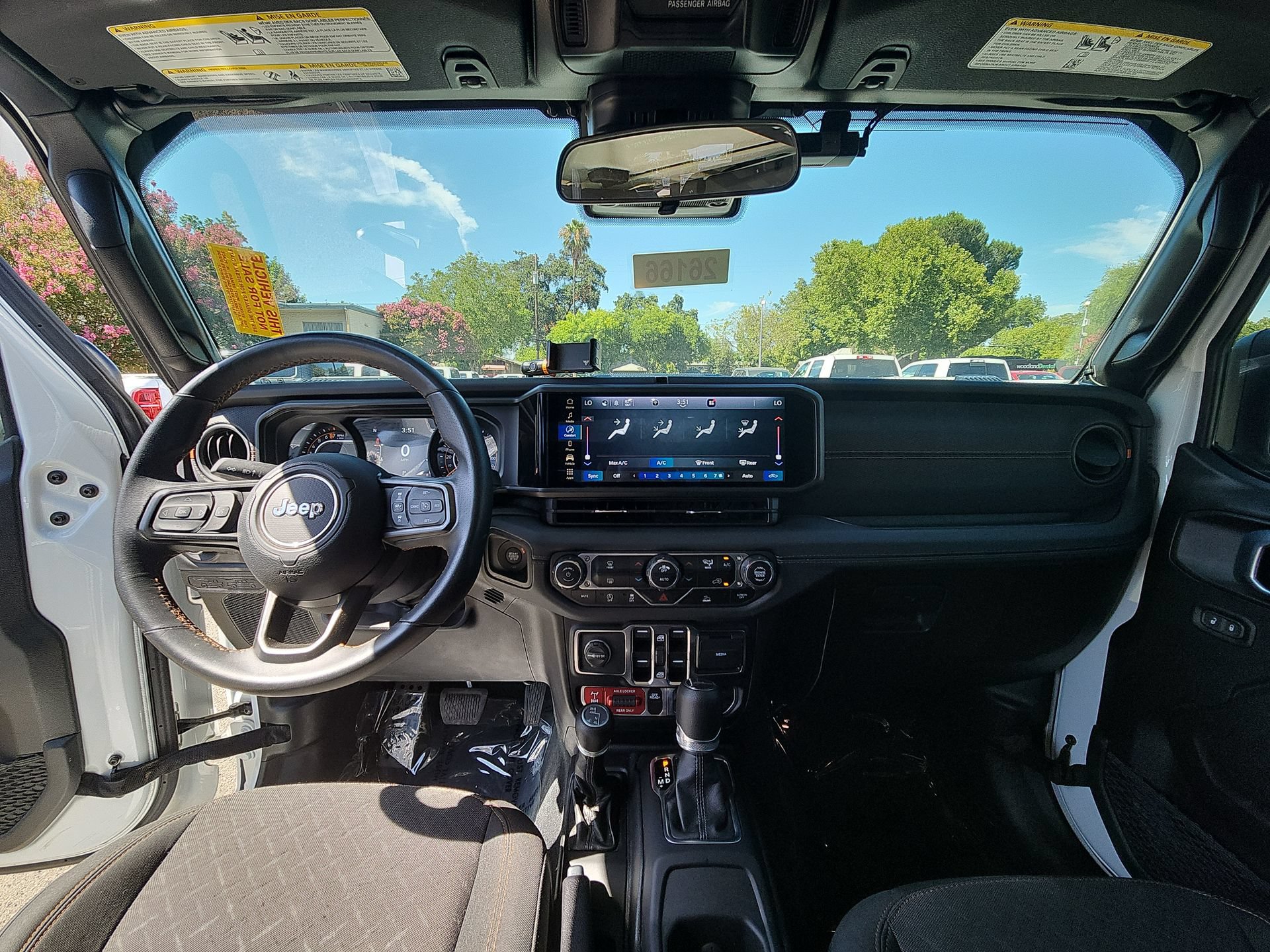 Used 2024 Jeep Gladiator Mojave AWD/4WD image 25