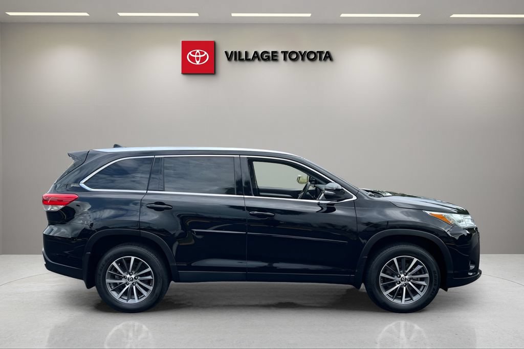 Certified 2019 Toyota Highlander XLE FWD image 6