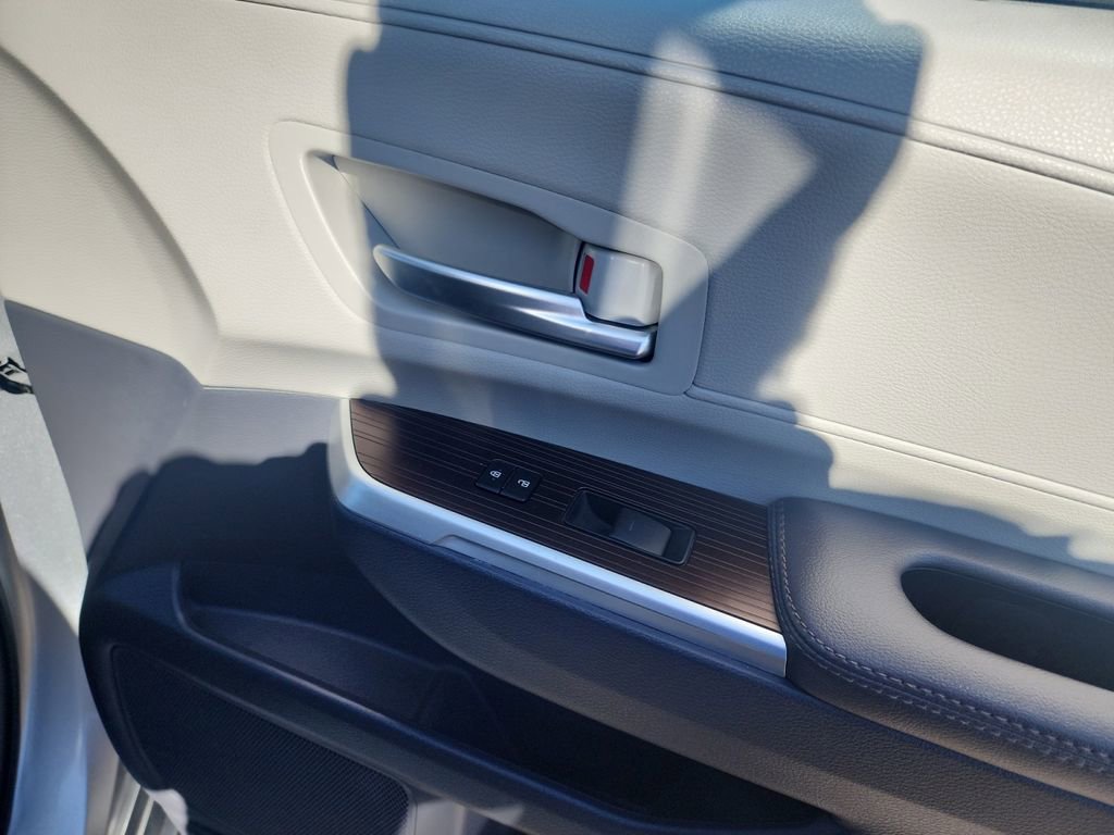 Used 2024 Toyota Sienna XLE image 15