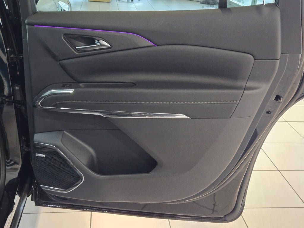 Used 2026 Chevrolet Traverse High Country w/ LPO, Floor Liner Package AWD/4WD image 9