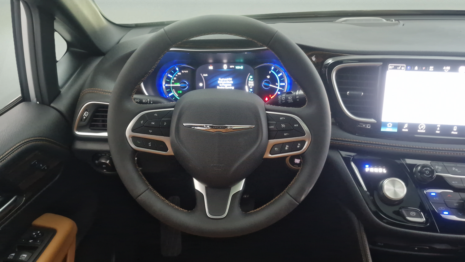 Used 2023 Chrysler Pacifica Pinnacle FWD image 10