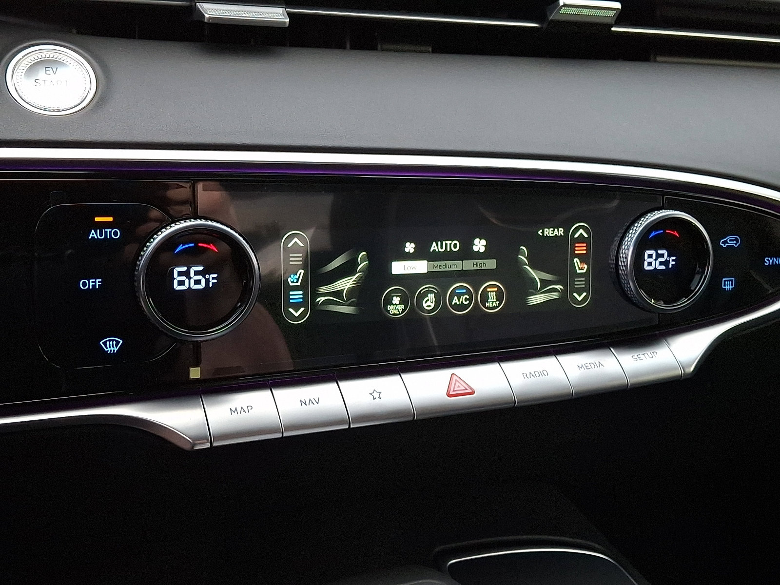 Used 2025 Genesis Electrified GV70 w/ Prestige Package image 20