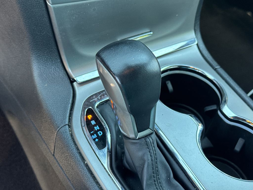 Used 2018 Jeep Grand Cherokee Laredo image 29