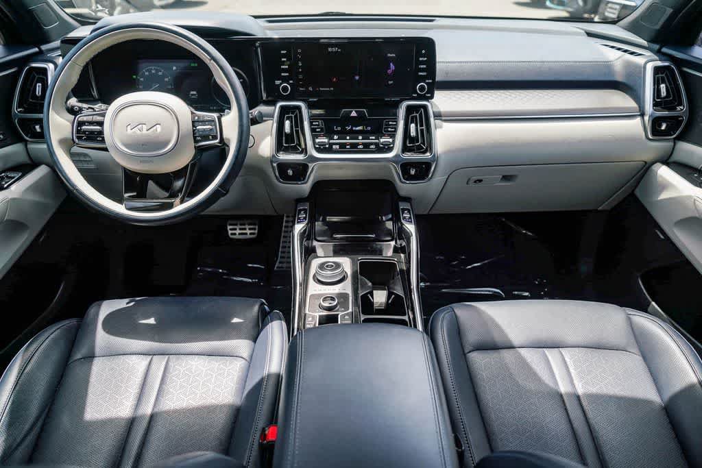 Certified 2023 Kia Sorento SX Prestige AWD/4WD image 11