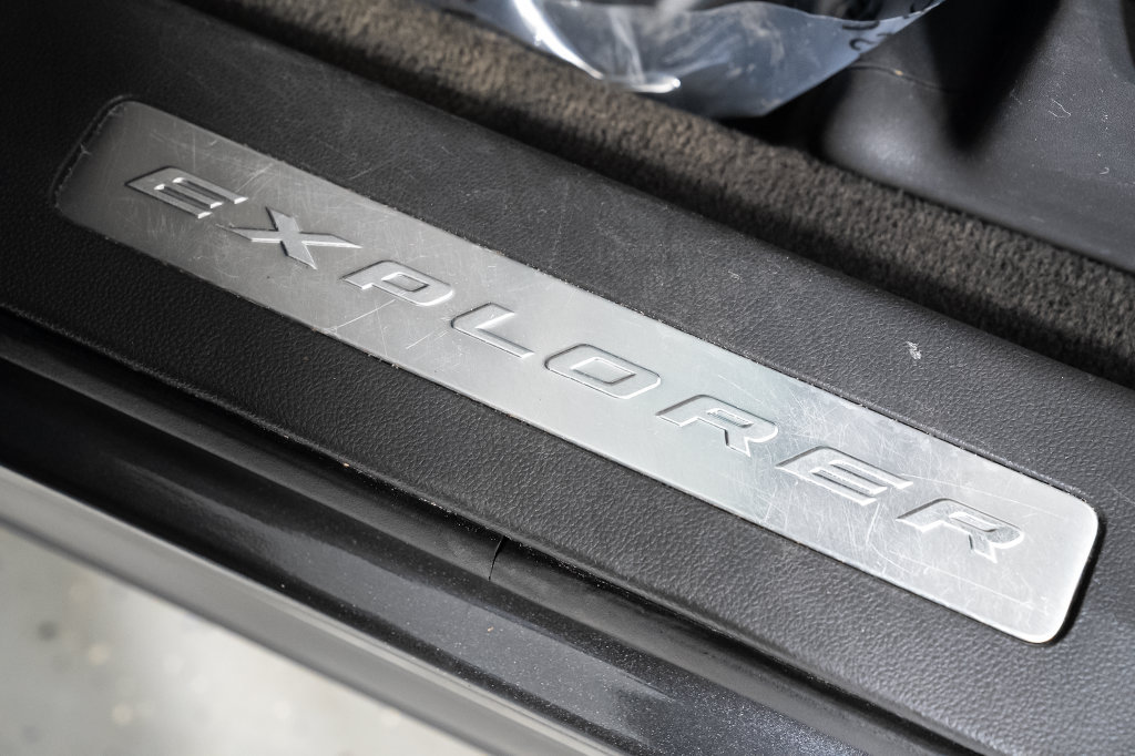 Used 2015 Ford Explorer Limited w/ Equipment Group 302A FWD image 35