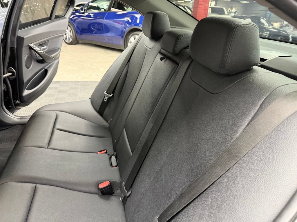 Used 2018 BMW 320i Sedan RWD image 39