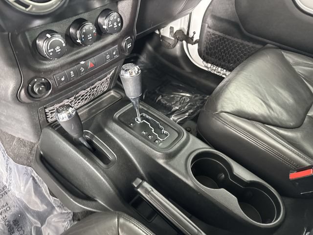 Used 2017 Jeep Wrangler Unlimited Sahara w/ Mopar Chrome Edition Group AWD/4WD image 14