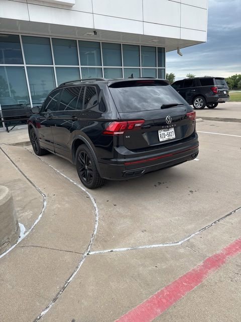 Used 2022 Volkswagen Tiguan SE R-Line AWD/4WD image 4