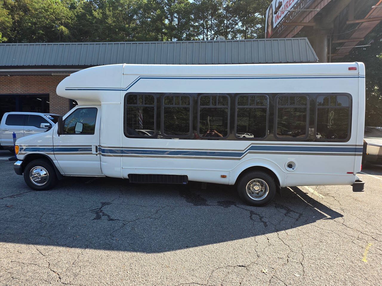 Used 2006 Ford E-450 and Econoline 450 RWD image 3