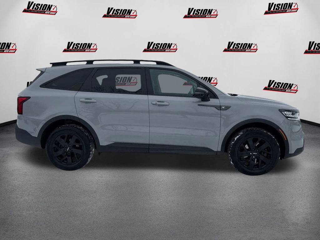 Certified 2022 Kia Sorento S w/ Panoramic Sunroof Package image 4