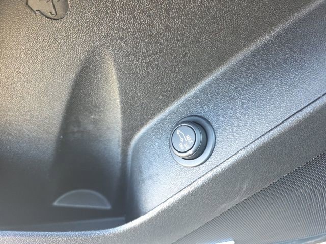 Used 2023 Chevrolet Equinox RS w/ RS Leather Package image 12