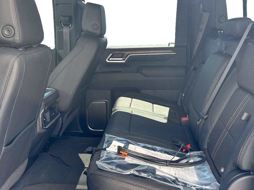 New 2026 Chevrolet Silverado 3500 High Country w/ Technology Package AWD/4WD image 7