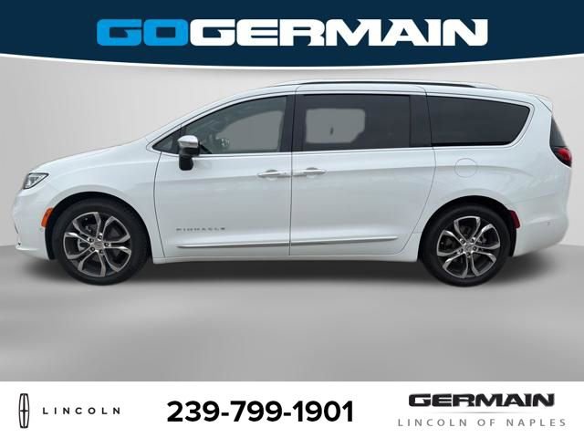 Used 2023 Chrysler Pacifica Pinnacle image 3