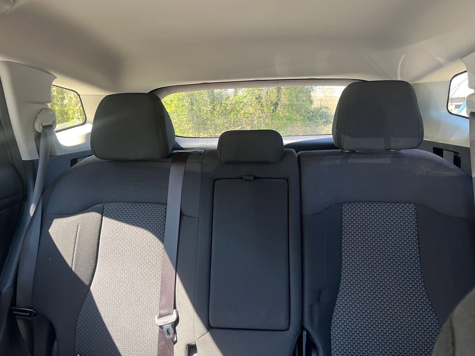 Used 2025 Kia Sportage LX image 37