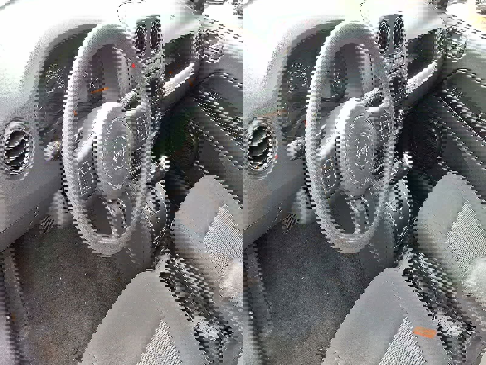 Used 2016 Jeep Compass Sport w/ Power Value Group image 16