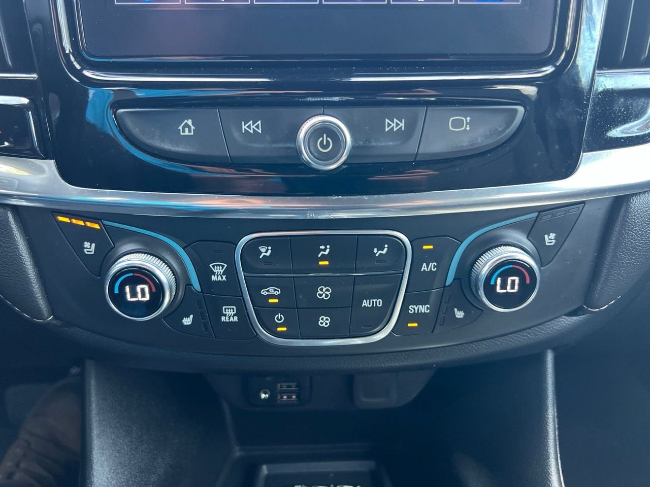 Certified 2023 Chevrolet Traverse Premier w/ Redline Edition FWD image 19