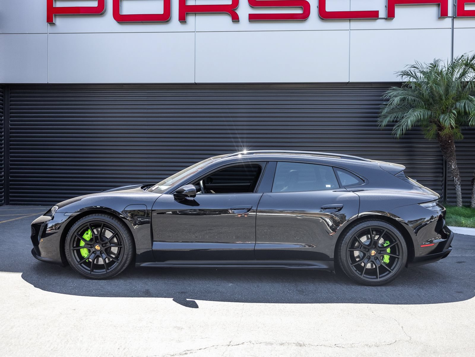 Certified 2024 Porsche Taycan GTS AWD/4WD image 2
