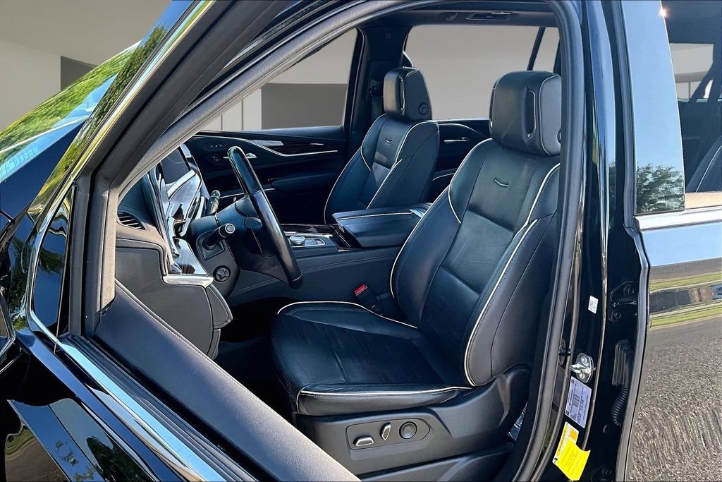 Used 2023 Cadillac Escalade ESV Premium Luxury AWD/4WD image 27