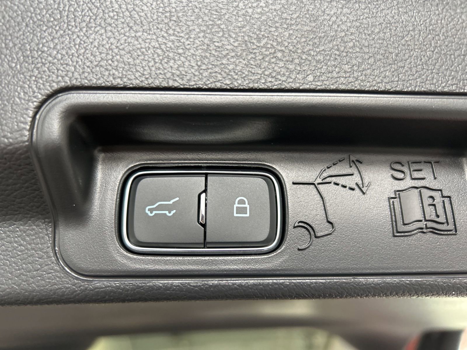 New 2026 Ford Explorer Platinum image 14